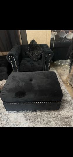 Black newly used furniture
