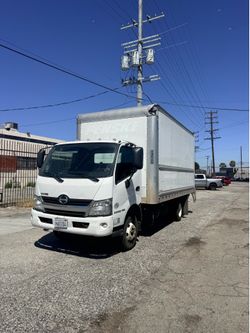 2018 Hino 155 box truck w/liftgate