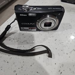 For Parts - Nikon coolpix s630 nikkor 7x optical zoom vr