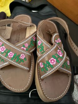 Huarache Leather Sandals with Floral Embroidery