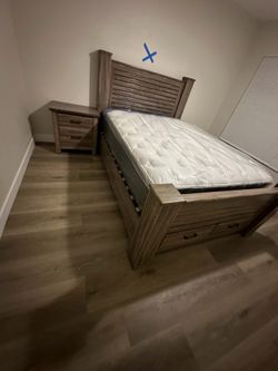 Queen Bedroom Set