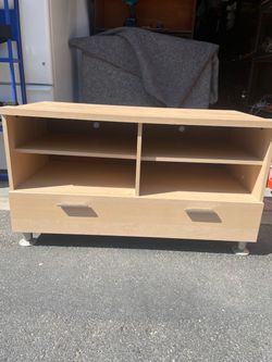 Light Wood TV Stand with Drawer