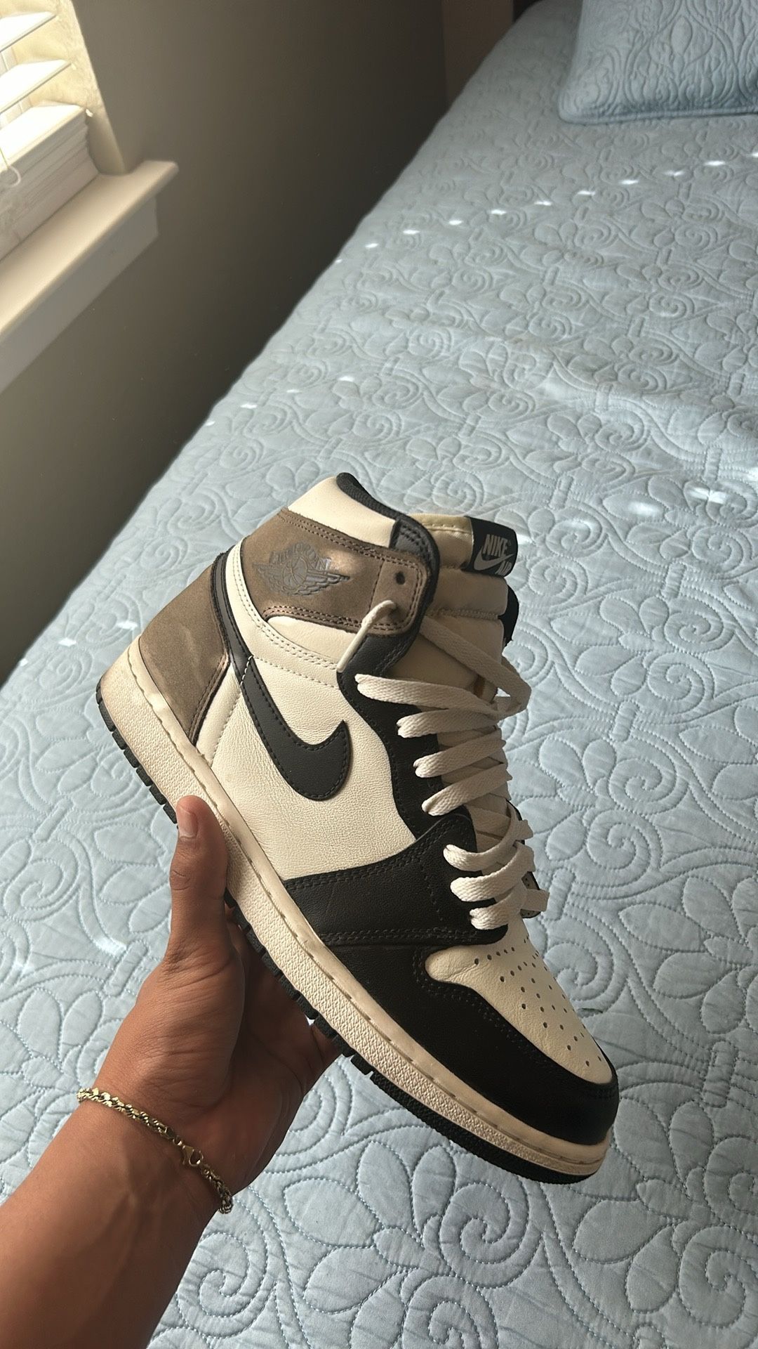 Jordan 1 mocha 