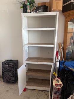 White Bookcase with Cabinet Door