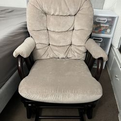 USED Glider/Rocking Chair