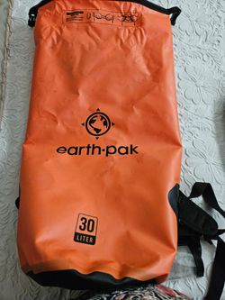 Marine ditch bag