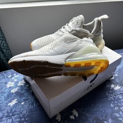 Nike Air Max 270