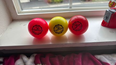 Mayor wind cricket ball (each $5)