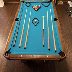 Legacy Model Luxurious 3 Year Old Pool Table