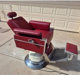 Vintage Barber Chair Perfect Condition