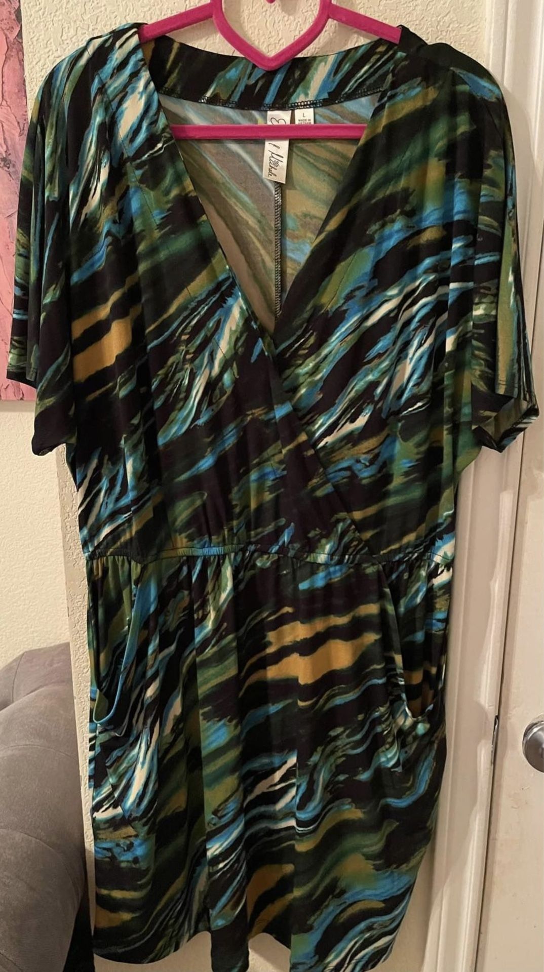 Thin green/yellow dress with pockets size Large 