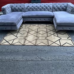 Sectional Couch!! Delivery Available 🚚!! Dimensions: 127” Length x 31” Height x 70” Depth Chaise x 34” Depth Middle Section 