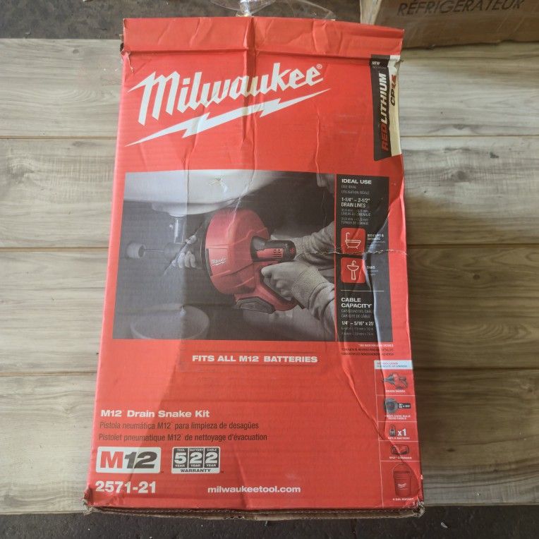 Milwaukee M12 12-V Lithium-Ion Cordless Drain Snake Auger With 1.5Ah Battery, 5/16 in. x 25 ft.
