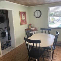 Magnolia Homes Table And Chairs 
