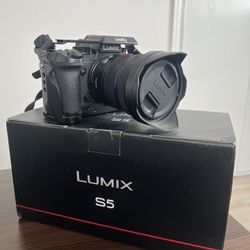 Panasonic Lumix S5