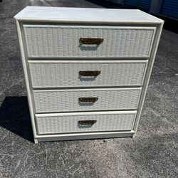 Delivery Available! Vintage Mid Century White Faux Bamboo Wicker Rattan 4 Drawer Bedroom Storage Dresser Chest! 18x34.5x39.5in