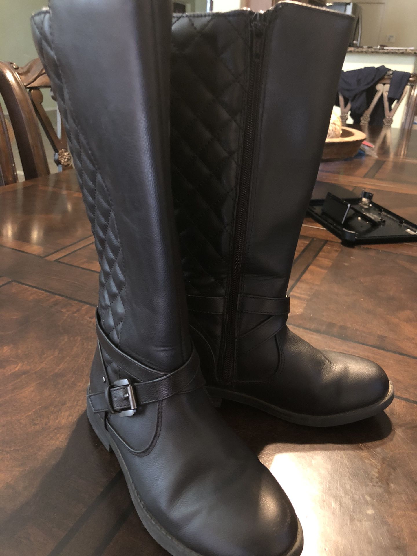 Girls Size 1 black boots