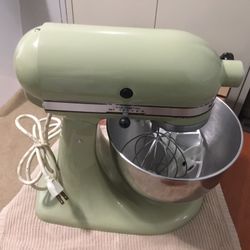 KITCHENAID Vintage Mixer.  Model K45.  Basic Attachments SS Bowl.  Some cosmetic wear, normal for age.  Works Great!   Reduced $65 NO SHIPPING
