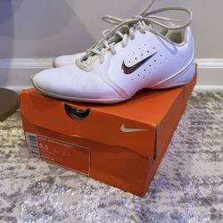 Nike Womens Sideline III 8.5