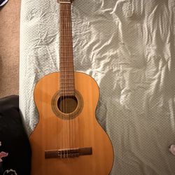Lucero Classical Guitar 