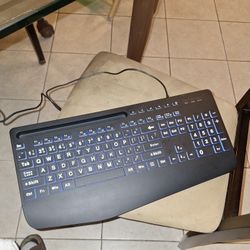 SABLUTE Large Print Backlit Computer Keyboards, Wired Lighted USB Keyboards with 7-Color Backlit, Wrist Rest, Phone Holder, Easy to Read and Type for 