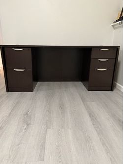 Large Desk / Workstation – Great Condition