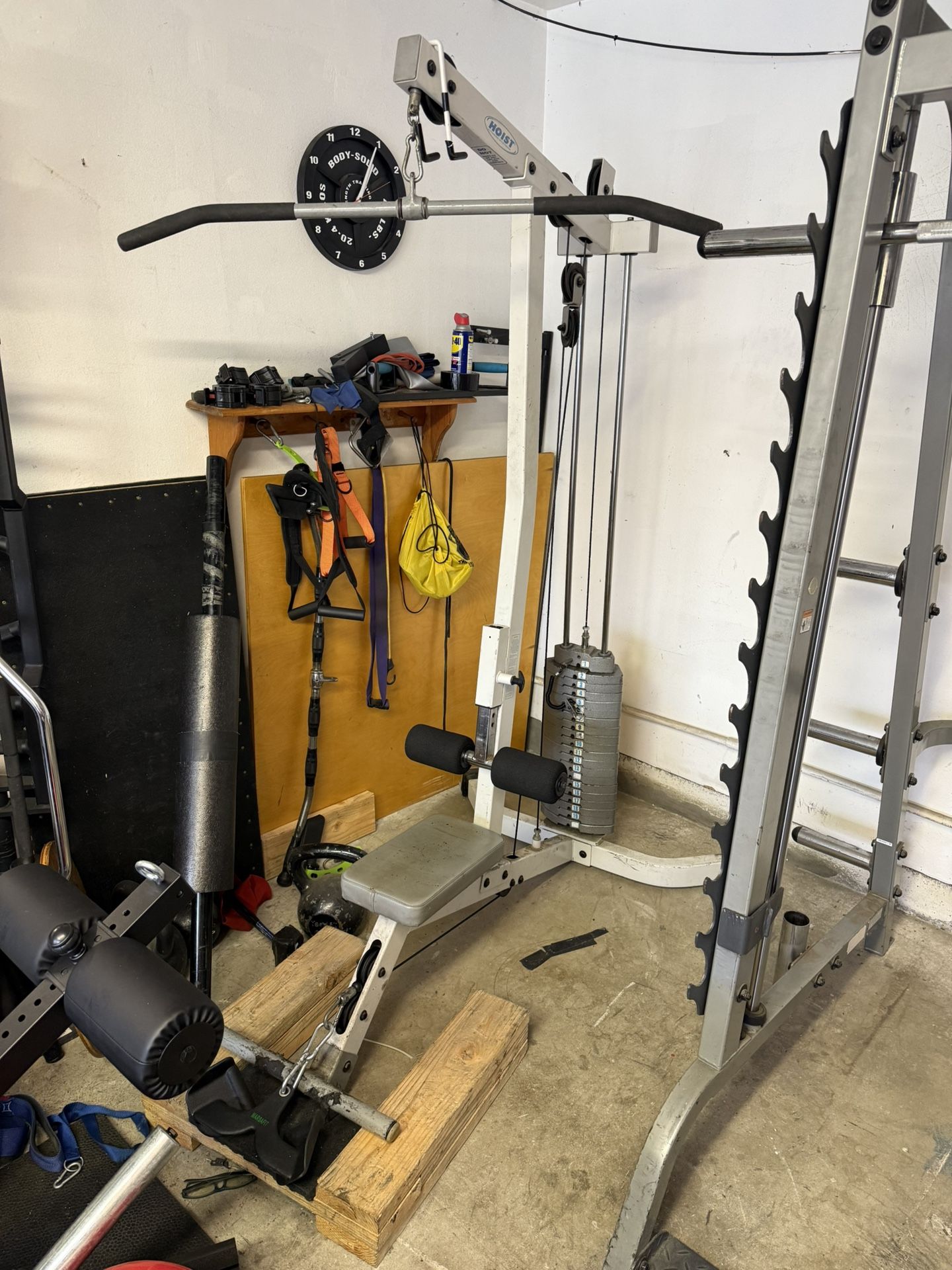 Lat pull down and seated row machine