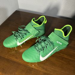Size 10.5 - Nike Alpha Menace Pro 2 Mid Varsity Green 