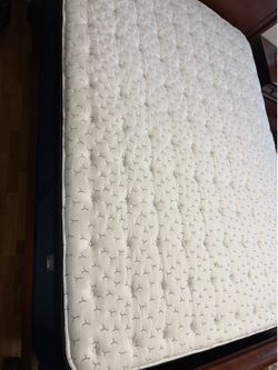 Brand new never used queen mattress!!