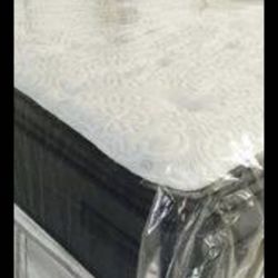 Queen Size New Thick Pillow Top Bed Can Deliver 