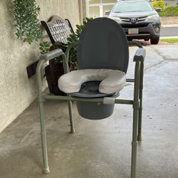 Commode Chair