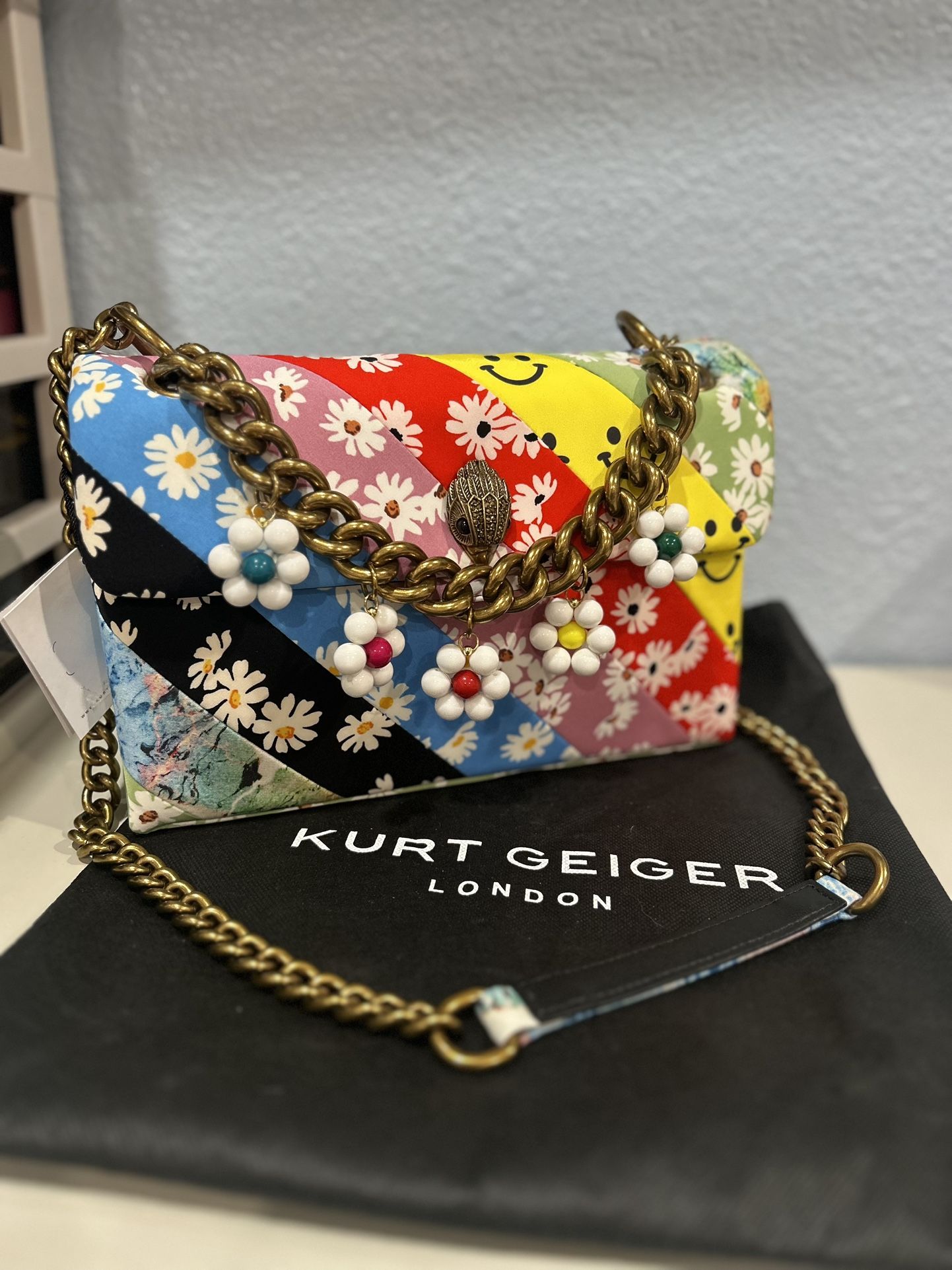 NWT Kurt Geiger London “Kensington Daisy & Smiley” Crossbody!