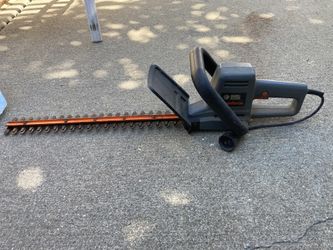 Black & Decker Lawnforce Series 20” Hedger