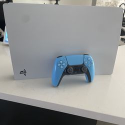 Ps5 Disk version with Blue remote.