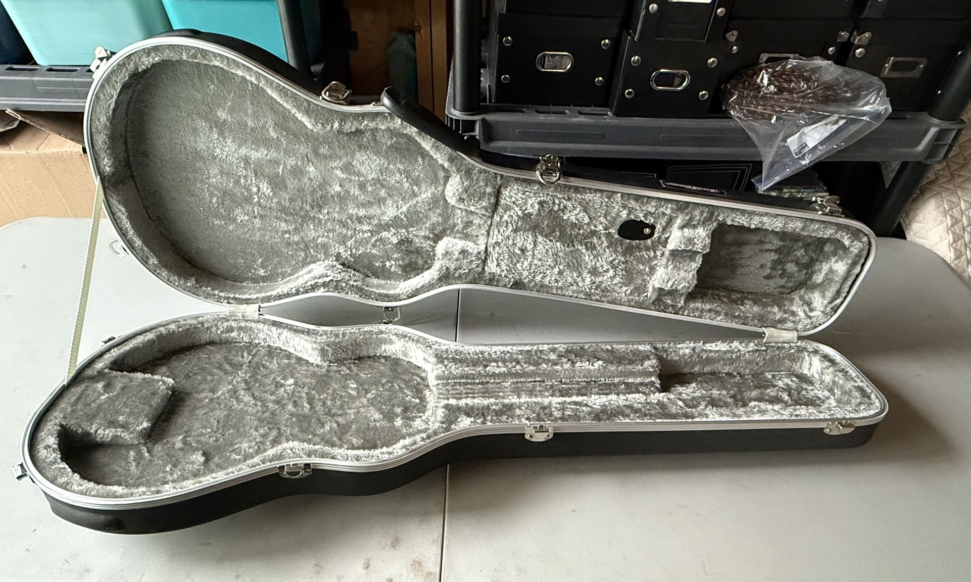 Road Runner RRMADN ABS Molded Acoustic Dreadnought Guitar Case Standard