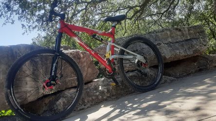 Full Suspension Mountain Bike