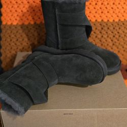 Uggs Size 5 Youth