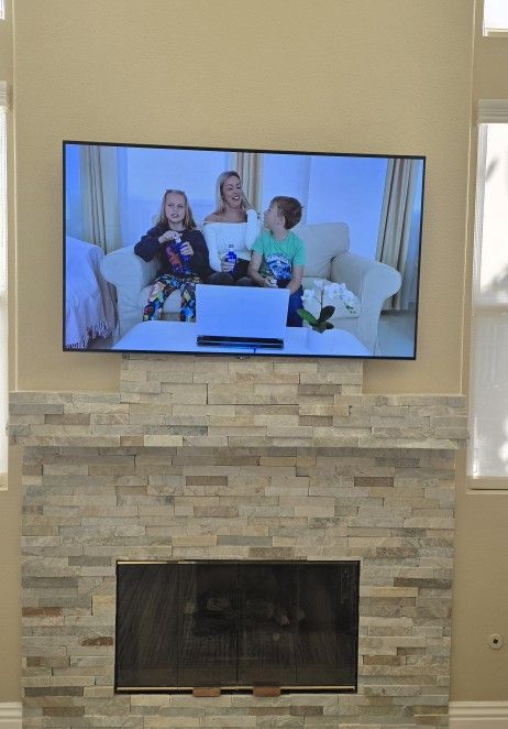 LG 55" OLED SMART TV WITH MAGIC REMOTE CONTROL + BREND NEW STAND THAT EVEN BEEN USED!!! ALL ON SALE FOR JUST ONLY $259.99!!!
I replaced with 65" LG