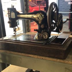 Vintage Display-Only Singer Sewing Machine Hand Crank Antique  💵  CASH ONLY 💵