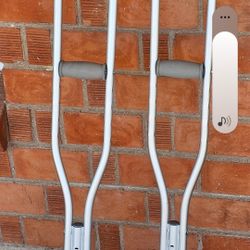 CRUTCHES 