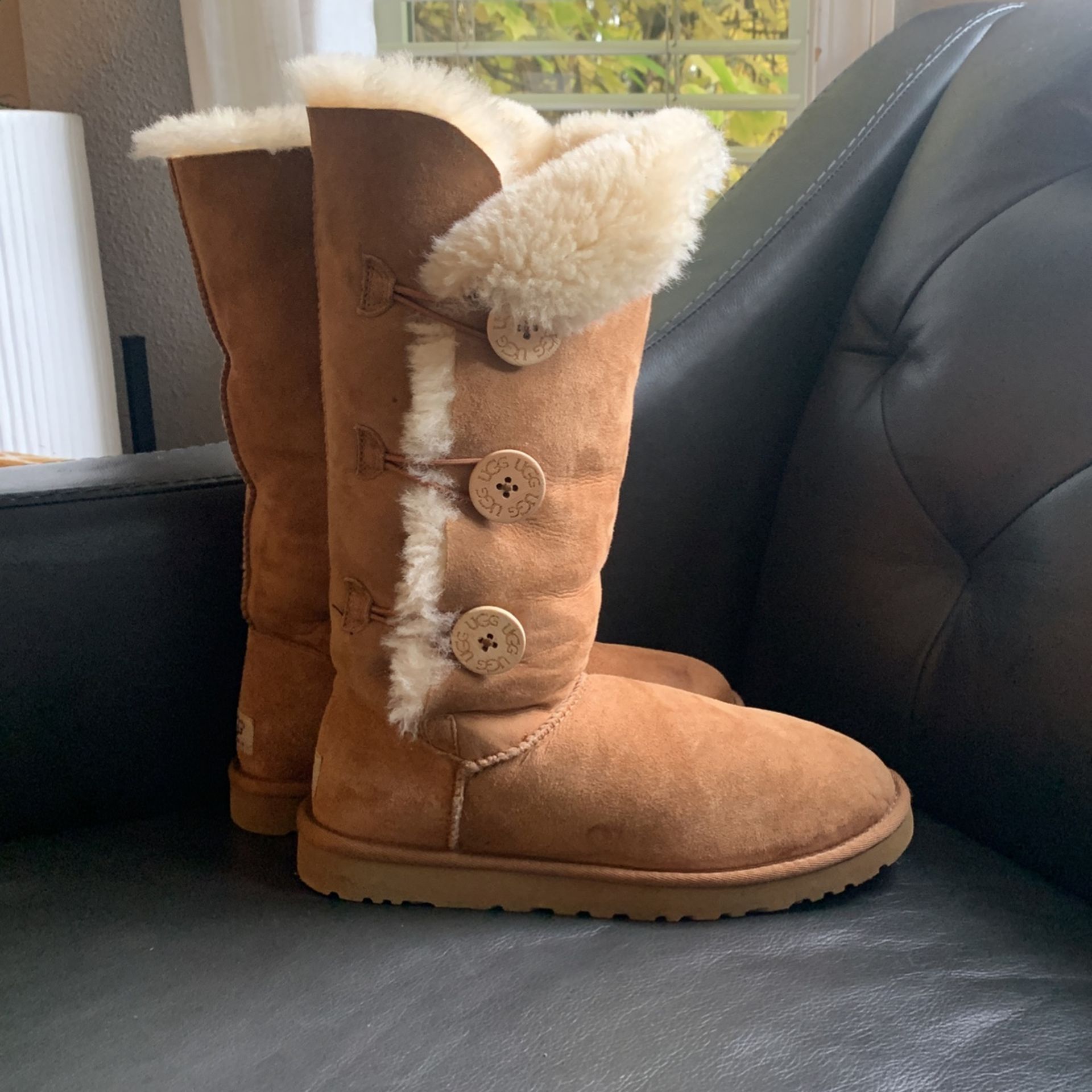 Ugg’s Boots Woman’s 8 