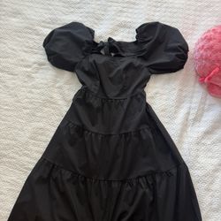 black mid dress 