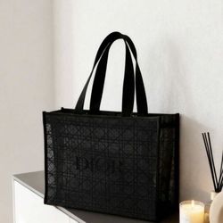 GWP DIOR Beauty Mesh Tote Bag and DIOR Mesh Cosmetic Pouch
