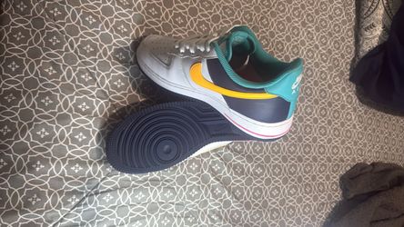 Men’s Nike Air Force 1 size 8.5