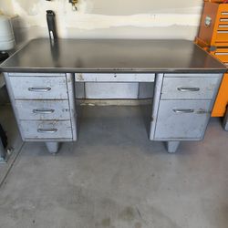 Solid Metal Mechanical Desk