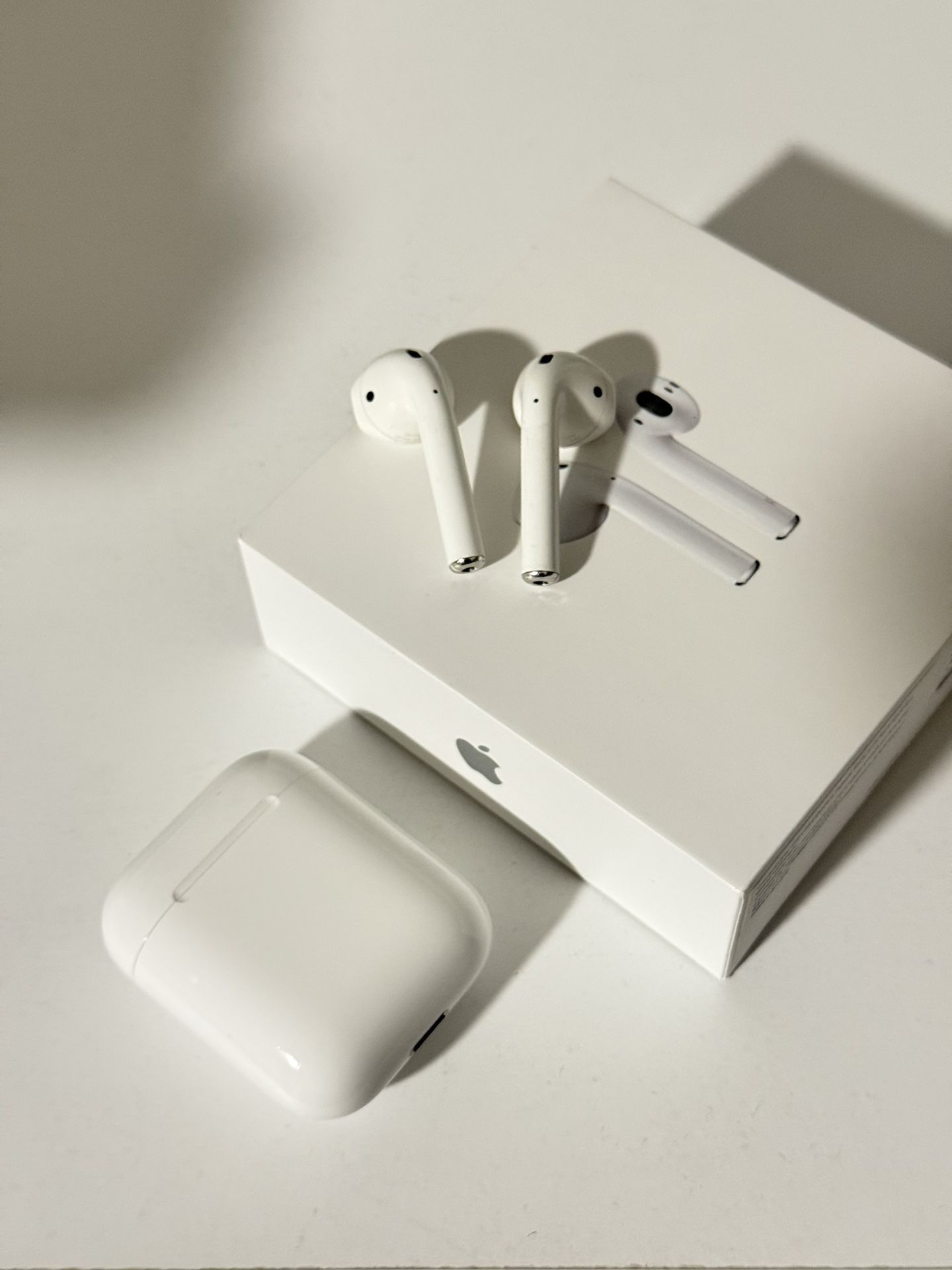 AirPods Gen 2