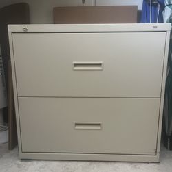 HON 2 Drawer Lateral File Cabinet (Open to Offers)