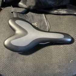 Selle Royal Brand Brand New Seat Good For A Road Bikes Or A Mountain Bik