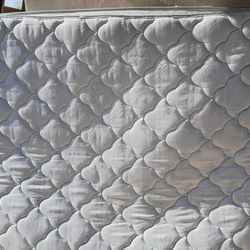 King Size Double Pillow Top Mattress And Box Springs