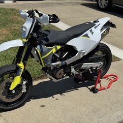 2020 Husqvarna 701 Supermoto 
